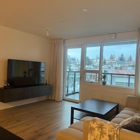 Minimalistic, Flat, Kopavogur Daire Reykjavík Dış mekan fotoğraf